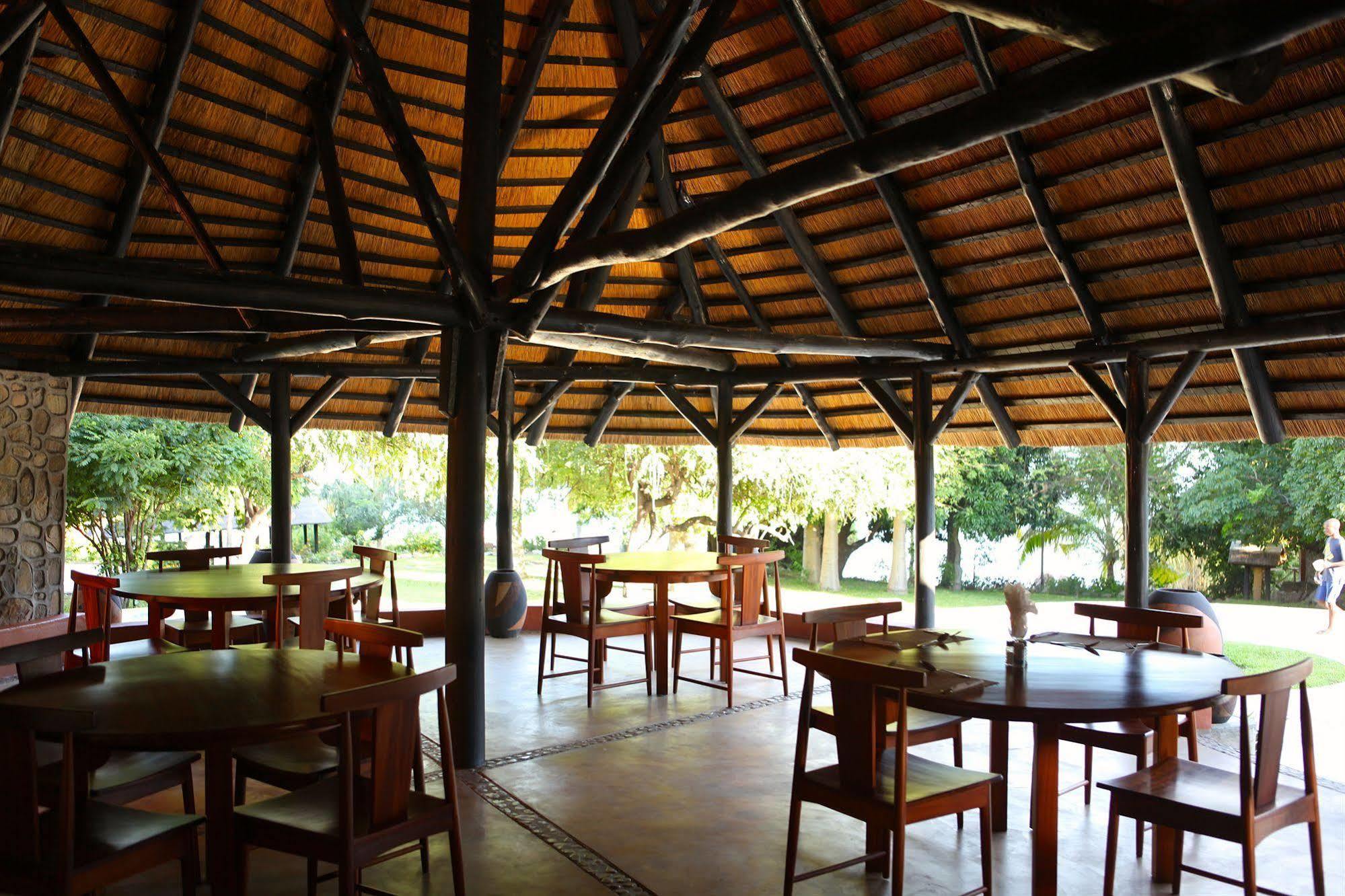 Blue Zebra Island Lodge Senga المظهر الخارجي الصورة